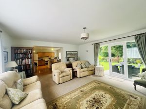 Lounge - click for photo gallery